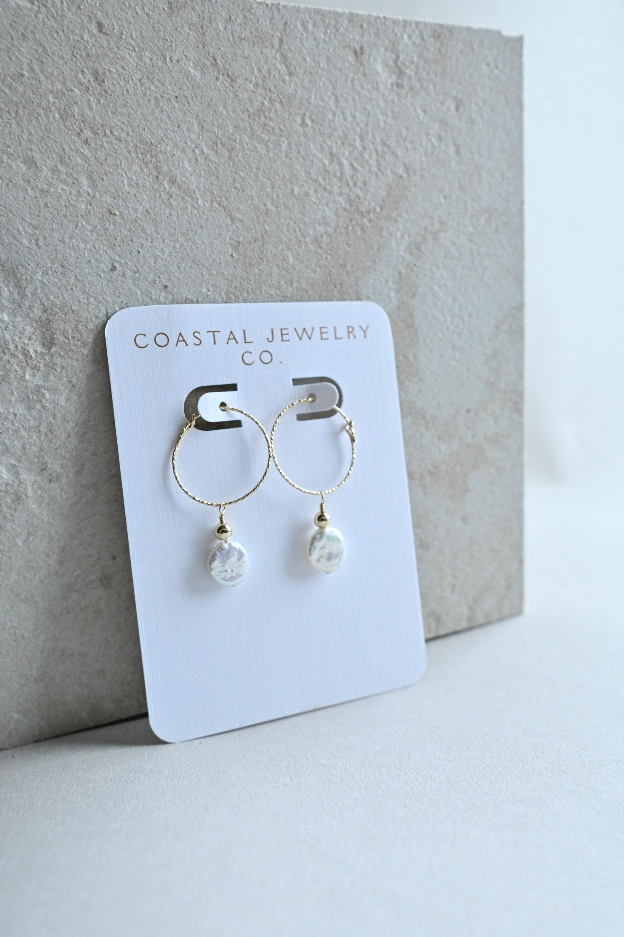 Jewelry accessories, jewelry stack, jewelry aesthetic, jewelry stack, jewelry design, jewelry, simple jewelry set, simple jewelry aesthetic, simple jewlery necklace, simple jewlery for wedding, dainty gold jewelry, pearl necklace, pearl earrings, pearl necklace outfit, pearl necklace set, pearl necklace aesthetic, Valentine’s Day, valentines, valentine gift for her, Edison pearl, keshi pearl, Tahitian pearl, keshi Tahitian pearl, bracelet, paperclip chain