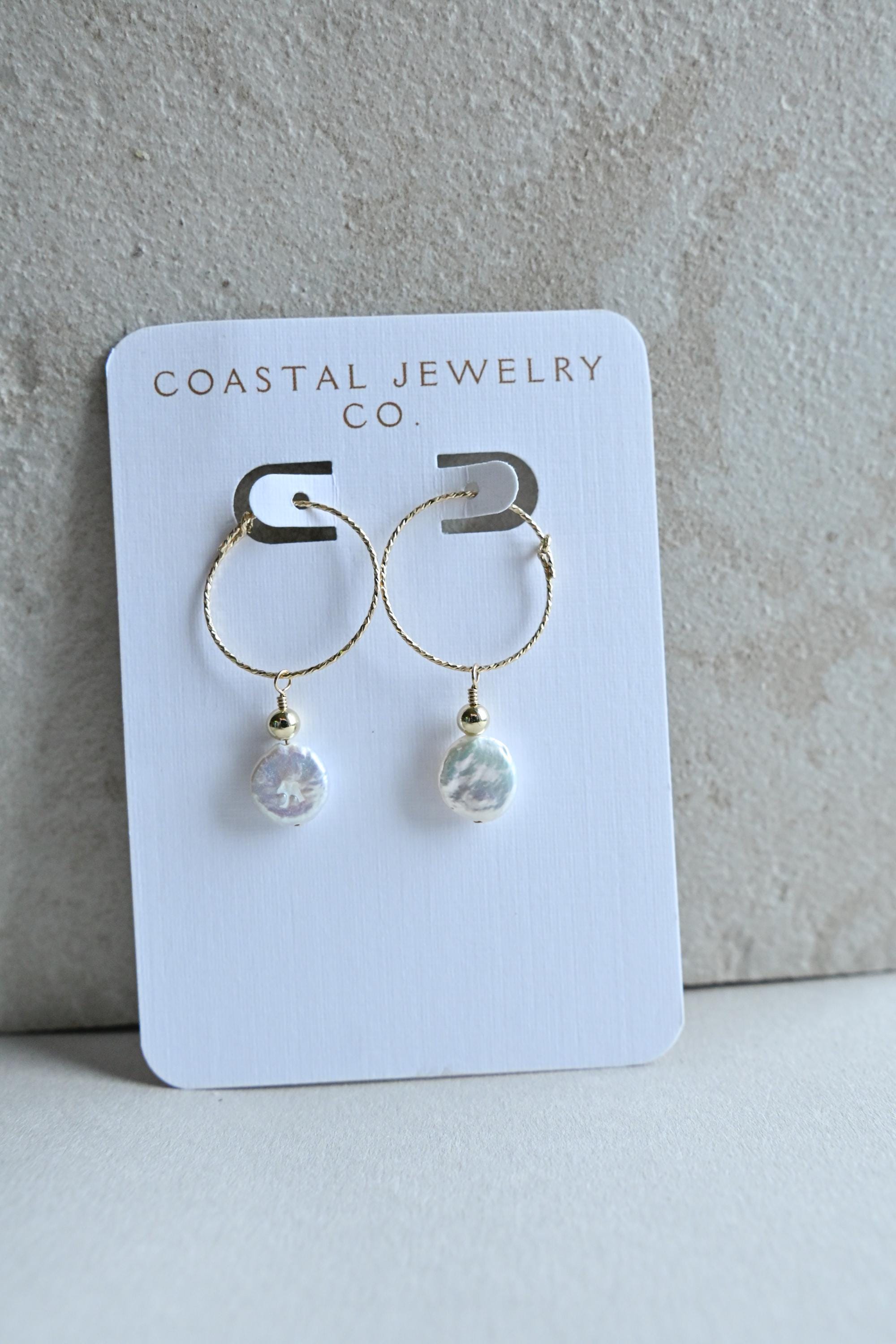 Jewelry accessories, jewelry stack, jewelry aesthetic, jewelry stack, jewelry design, jewelry, simple jewelry set, simple jewelry aesthetic, simple jewlery necklace, simple jewlery for wedding, dainty gold jewelry, pearl necklace, pearl earrings, pearl necklace outfit, pearl necklace set, pearl necklace aesthetic, Valentine’s Day, valentines, valentine gift for her, Edison pearl, keshi pearl, Tahitian pearl, keshi Tahitian pearl, bracelet, paperclip chain
