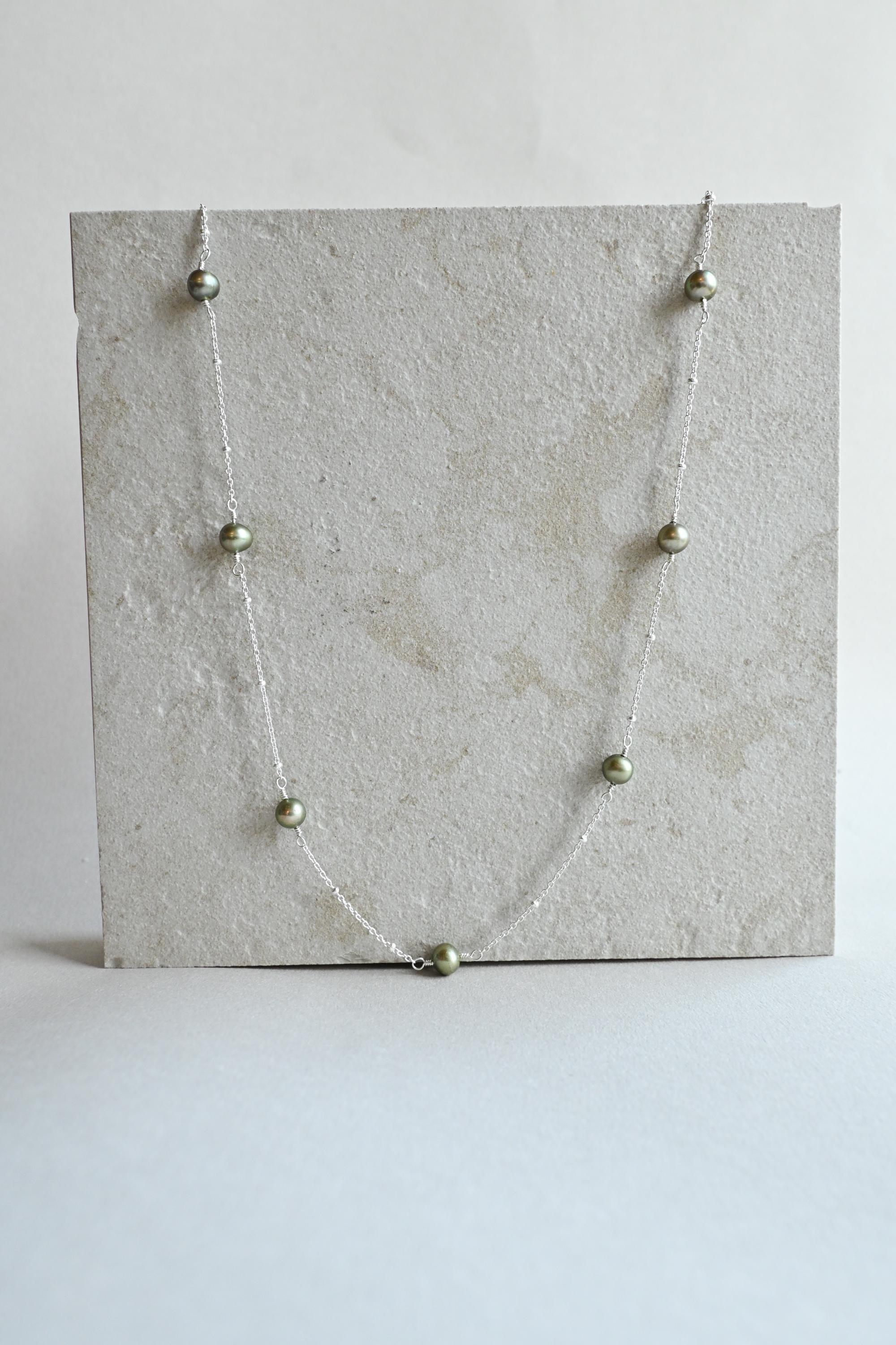 Jewelry accessories, jewelry stack, jewelry aesthetic, jewelry stack, jewelry design, jewelry, simple jewelry set, simple jewelry aesthetic, simple jewlery necklace, simple jewlery for wedding, dainty gold jewelry, pearl necklace, pearl earrings, pearl necklace outfit, pearl necklace set, pearl necklace aesthetic, Valentine’s Day, valentines, valentine gift for her, Edison pearl, keshi pearl, Tahitian pearl, keshi Tahitian pearl, bracelet, paperclip chain