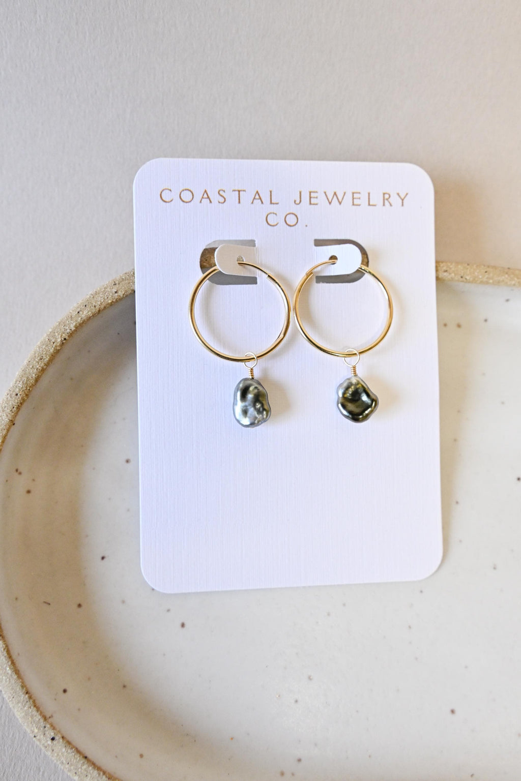 Jewelry accessories, jewelry stack, jewelry aesthetic, jewelry stack, jewelry design, jewelry, simple jewelry set, simple jewelry aesthetic, simple jewlery necklace, simple jewlery for wedding, dainty gold jewelry, pearl necklace, pearl earrings, pearl necklace outfit, pearl necklace set, pearl necklace aesthetic, Valentine’s Day, valentines, valentine gift for her, Edison pearl, keshi pearl, Tahitian pearl, keshi Tahitian pearl, bracelet, paperclip chain