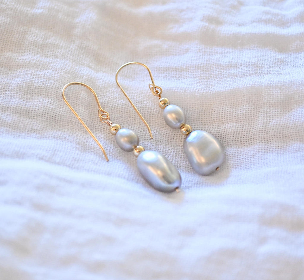 Jewelry accessories, jewelry stack, jewelry aesthetic, jewelry stack, jewelry design, jewelry, simple jewelry set, simple jewelry aesthetic, simple jewlery necklace, simple jewlery for wedding, dainty gold jewelry, pearl necklace, pearl earrings, pearl necklace outfit, pearl necklace set, pearl necklace aesthetic, Christmas gifts, Christmas gifts for mom, Christmas gifts for friends, Christmas jewelry, Christmas jewelry ideas. (etsy image id: 7286292108)