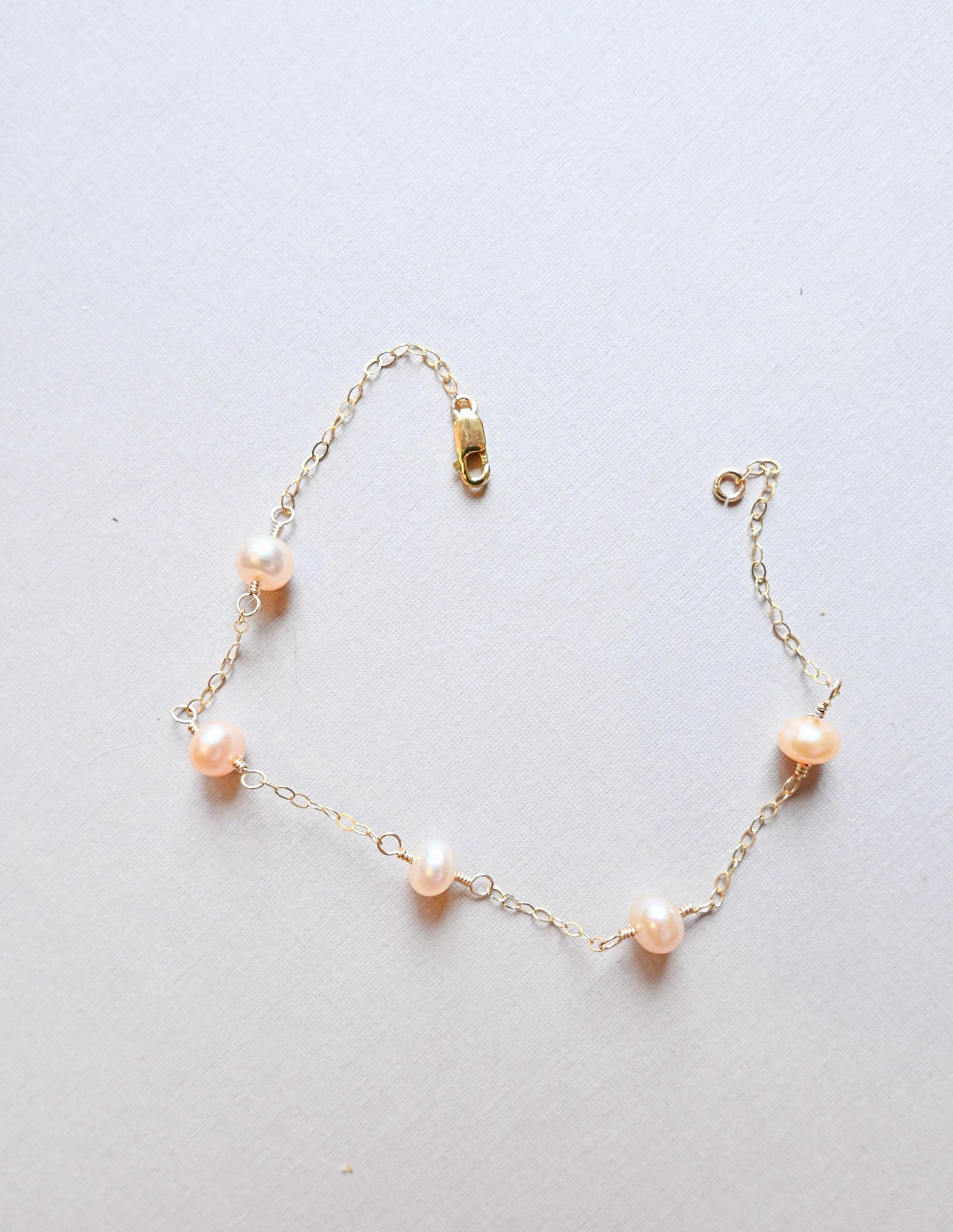 Elegant 14k gold filled freshwater pearl bracelet - Handmade (etsy image id: 7488752878)