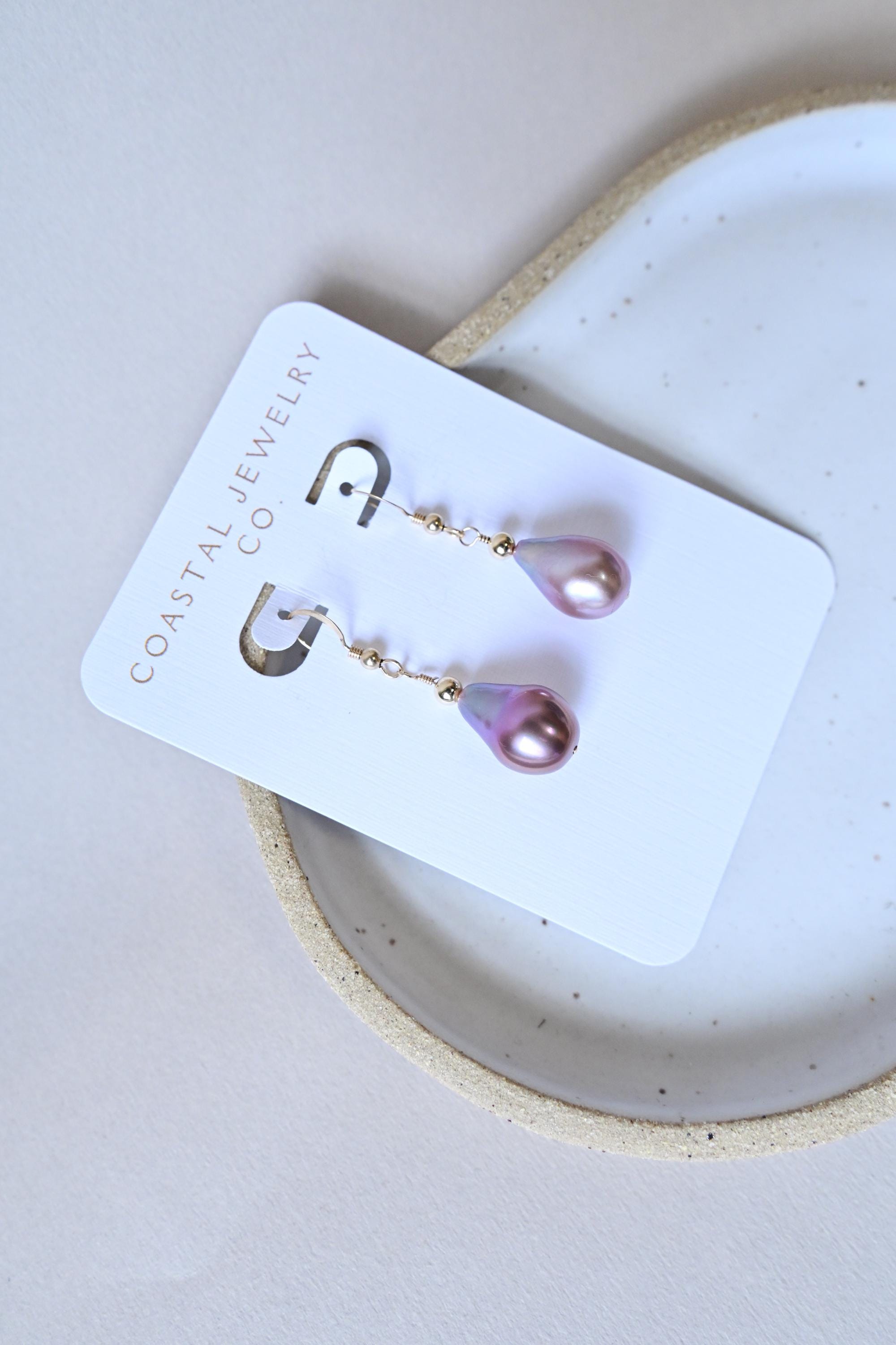Jewelry accessories, jewelry stack, jewelry aesthetic, jewelry stack, jewelry design, jewelry, simple jewelry set, simple jewelry aesthetic, simple jewlery necklace, simple jewlery for wedding, dainty gold jewelry, pearl necklace, pearl earrings, pearl necklace outfit, pearl necklace set, pearl necklace aesthetic, Valentine’s Day, valentines, valentine gift for her, Edison pearl, keshi pearl, Tahitian pearl, keshi Tahitian pearl, bracelet, paperc (etsy image id: 7735654318)