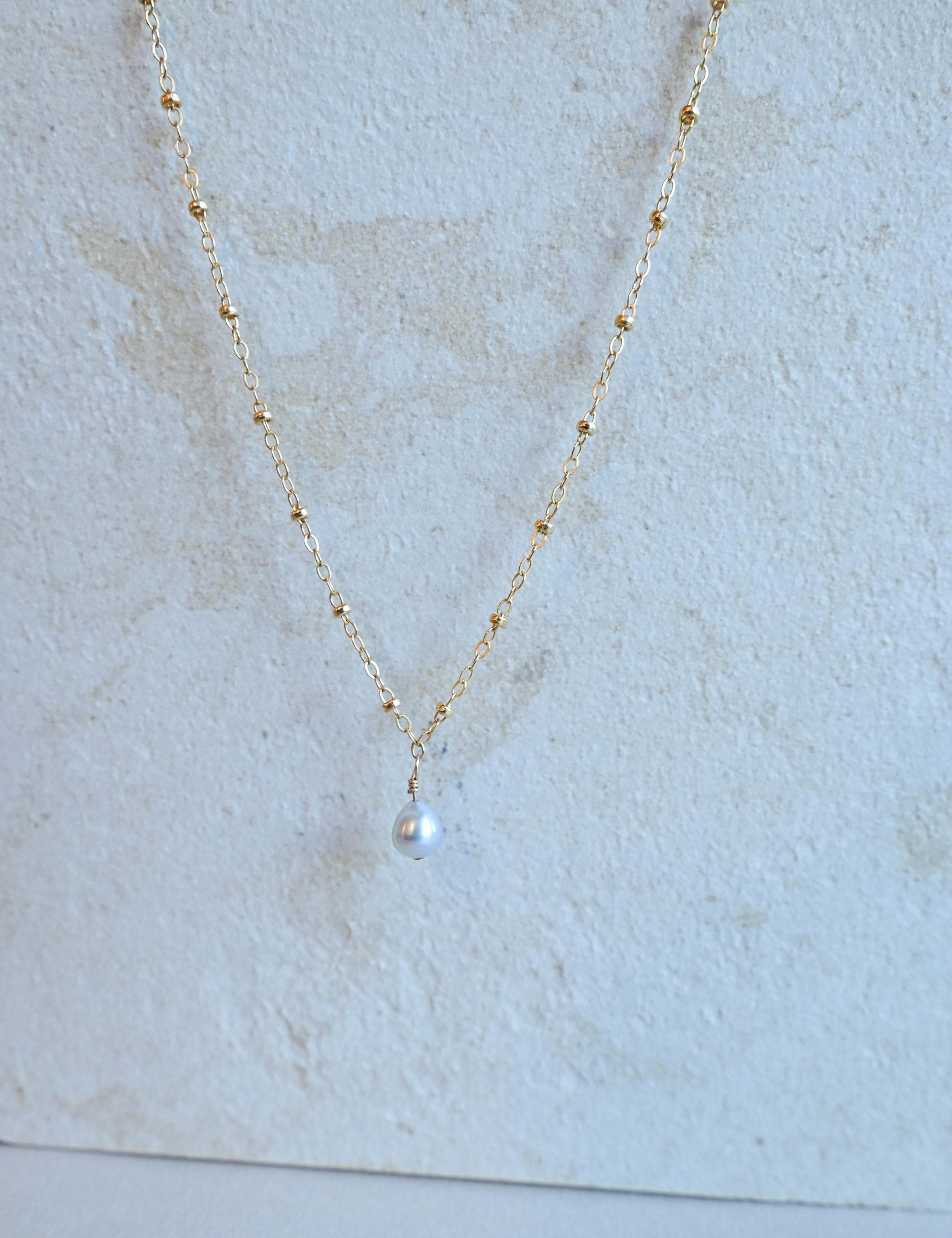Jewelry accessories, jewelry stack, jewelry aesthetic, jewelry stack, jewelry design, jewelry, simple jewelry set, simple jewelry aesthetic, simple jewlery necklace, simple jewlery for wedding, dainty gold jewelry, pearl necklace, pearl earrings, pearl necklace outfit, pearl necklace set, pearl necklace aesthetic, Valentine’s Day, valentines, valentine gift for her, Edison pearl, keshi pearl, Tahitian pearl, keshi Tahitian pearl, bracelet, paperclip chain (etsy image id: 7745535679)