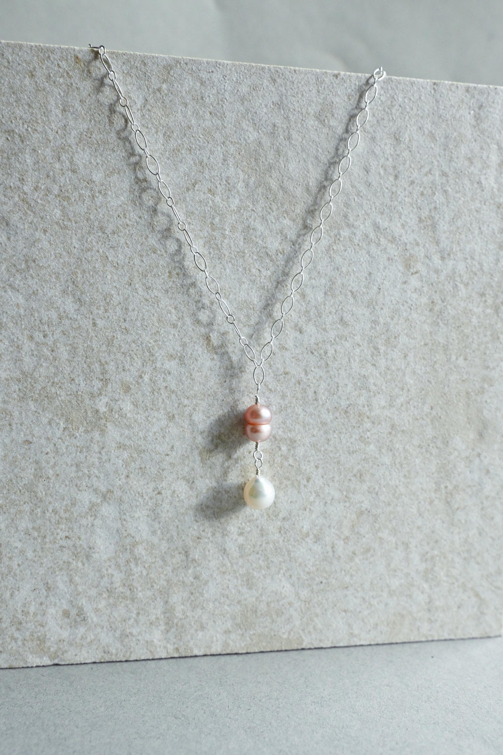 Jewelry accessories, jewelry stack, jewelry aesthetic, jewelry stack, jewelry design, jewelry, simple jewelry set, simple jewelry aesthetic, simple jewlery necklace, simple jewlery for wedding, dainty gold jewelry, pearl necklace, pearl earrings, pearl necklace outfit, pearl necklace set, pearl necklace aesthetic, Valentine’s Day, valentines, valentine gift for her, Edison pearl, keshi pearl, Tahitian pearl, keshi Tahitian pearl, bracelet, paperclip chain (etsy image id: 7767464804)