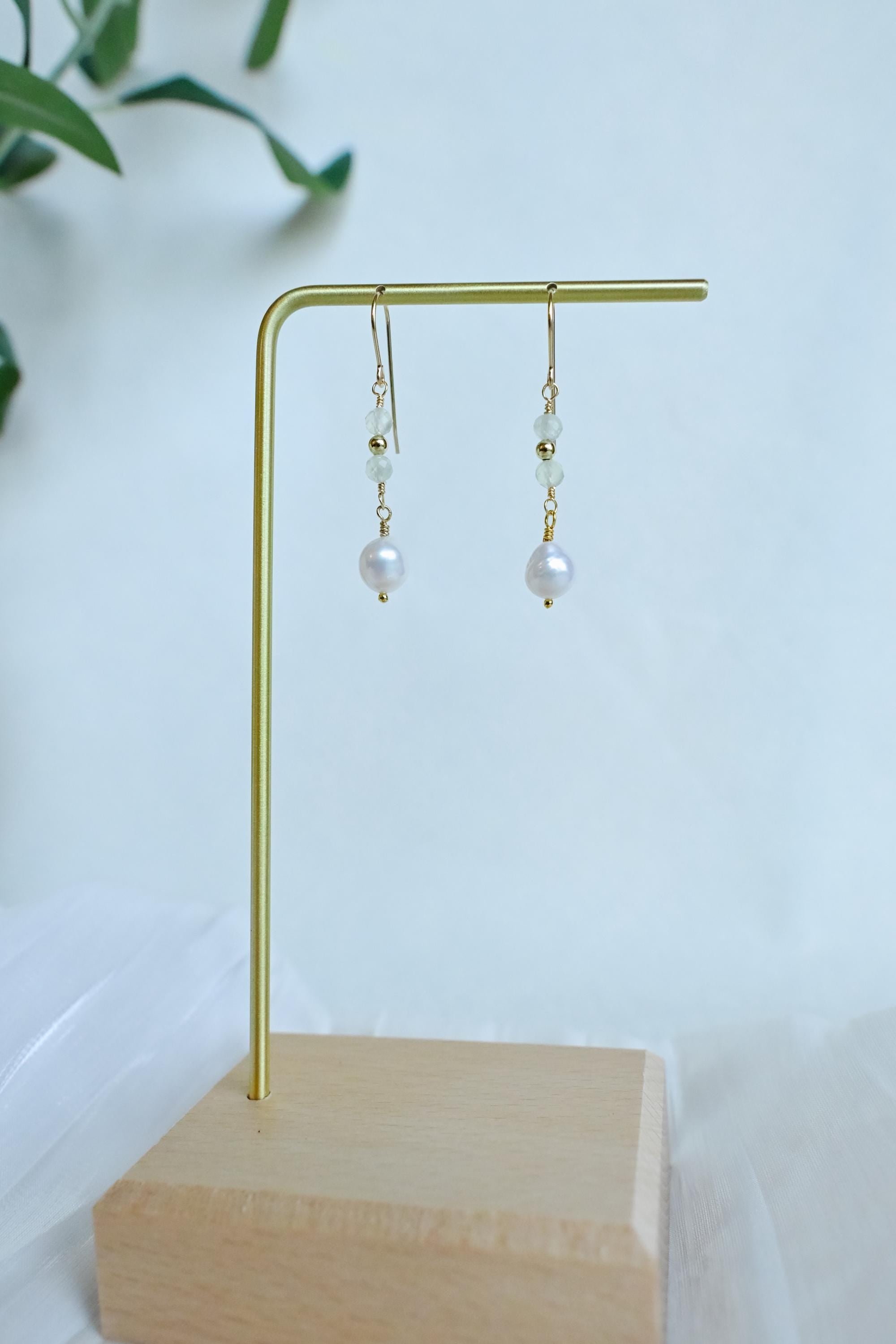 Gold Filled Prehnite earrings with white Keshi freshwater pearl (etsy image id: 7909672204)