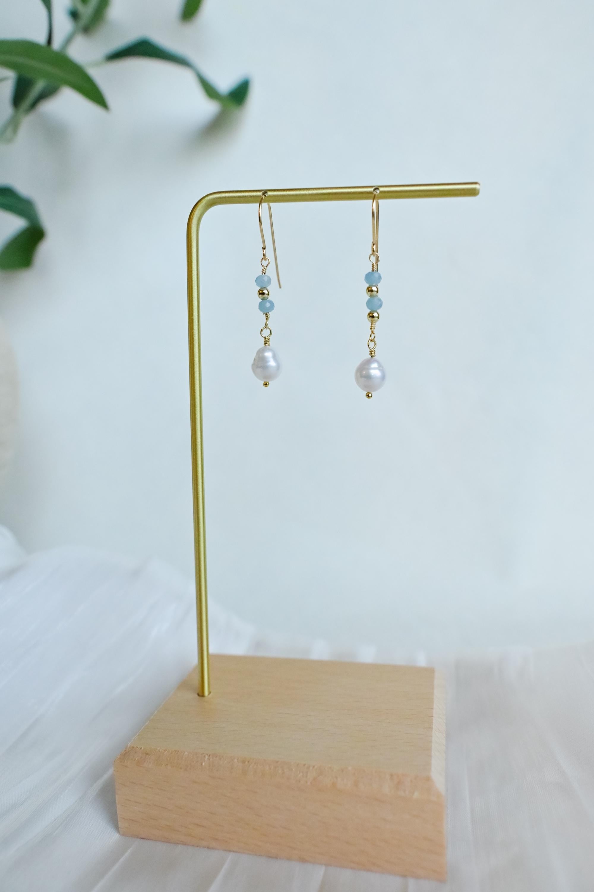 Gold Filled Prehnite earrings with white Keshi freshwater pearl (etsy image id: 7909690998)
